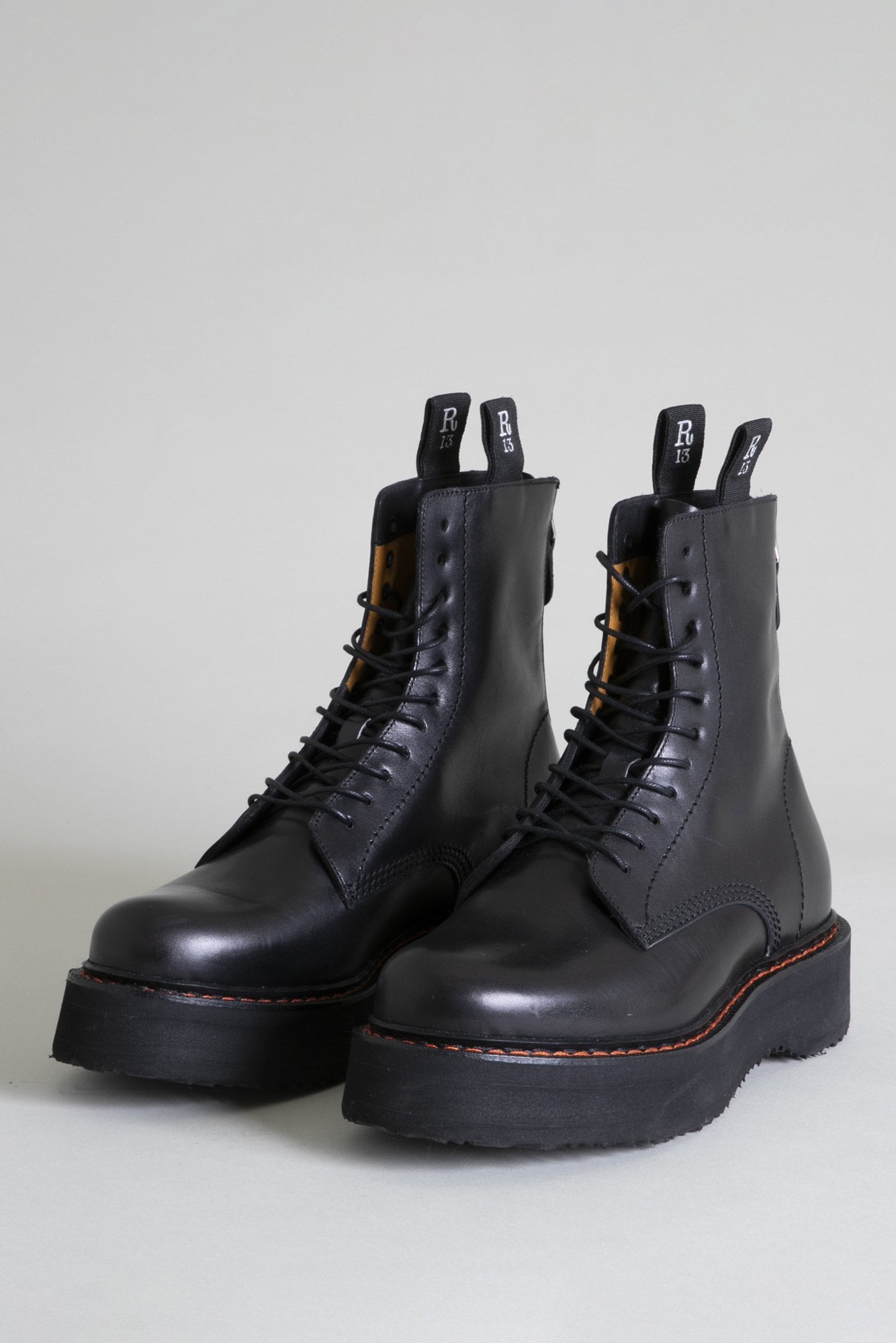 Boots – Simple Modern