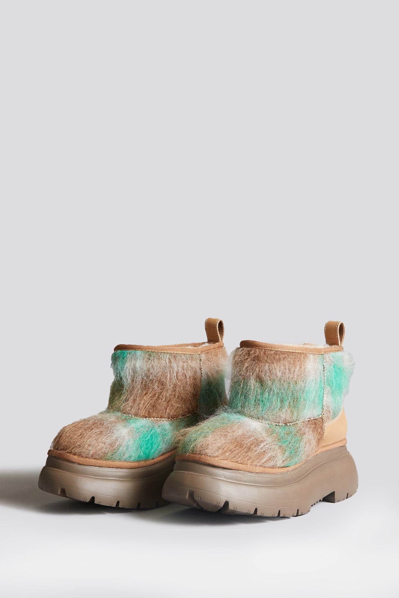 CHUNKY SHEARLING BOOT - BRUSHED GREEN PLAID