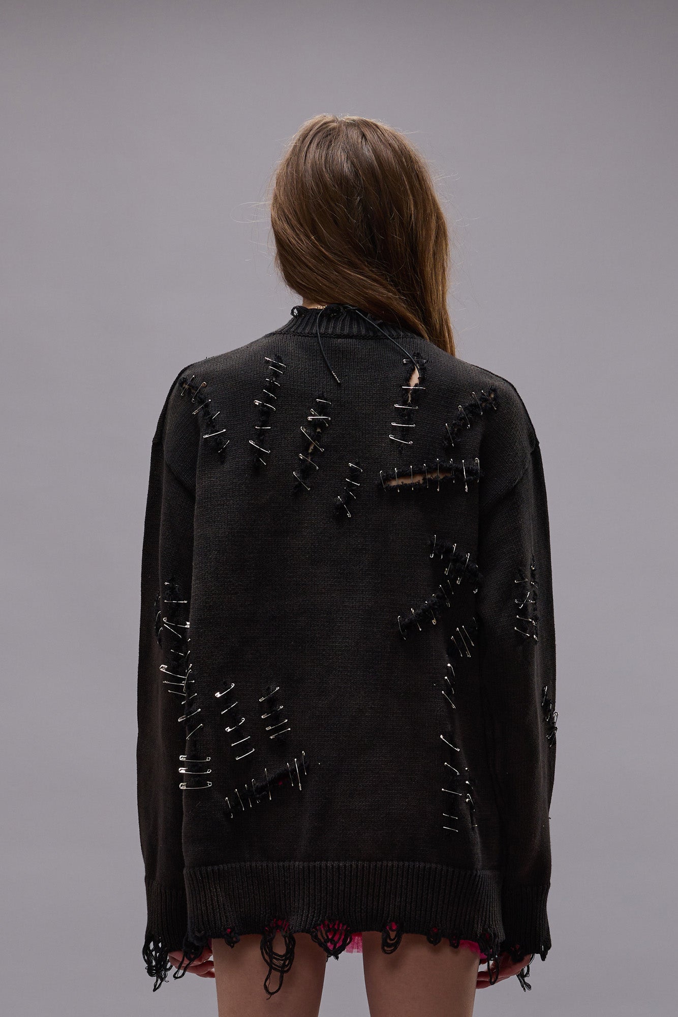 SLASHED BOYFRIEND SWEATER - BLACK WITH PINS