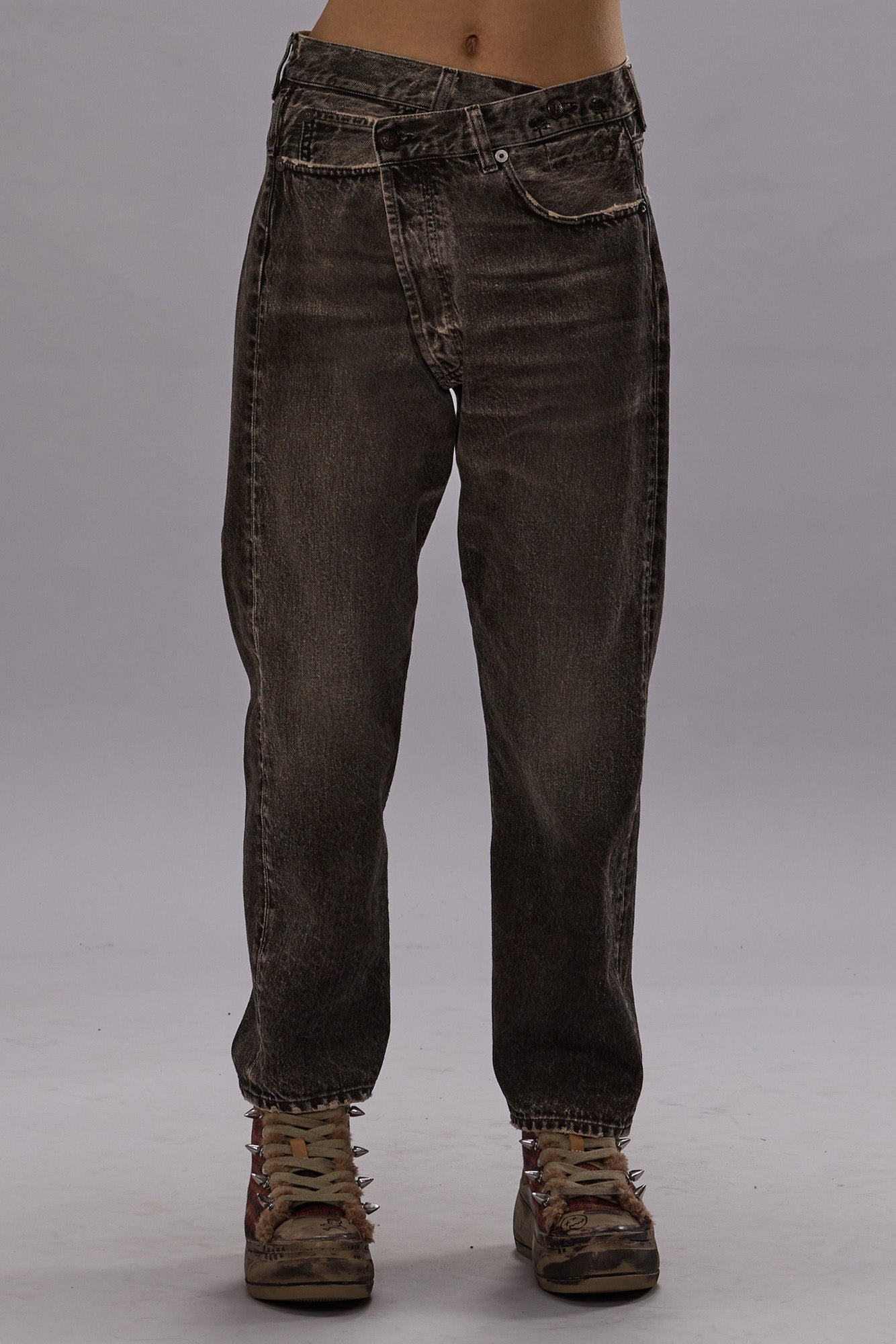 CROSSOVER JEAN - MUD GREY