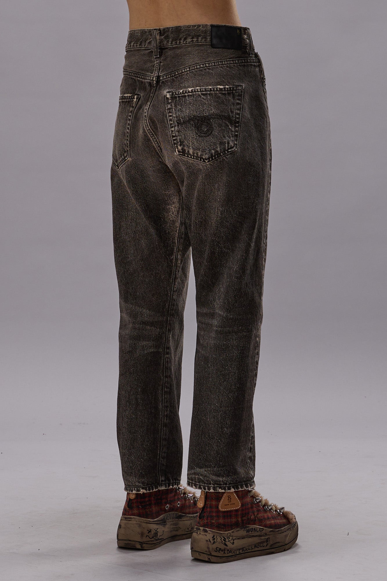 CROSSOVER JEAN - MUD GREY