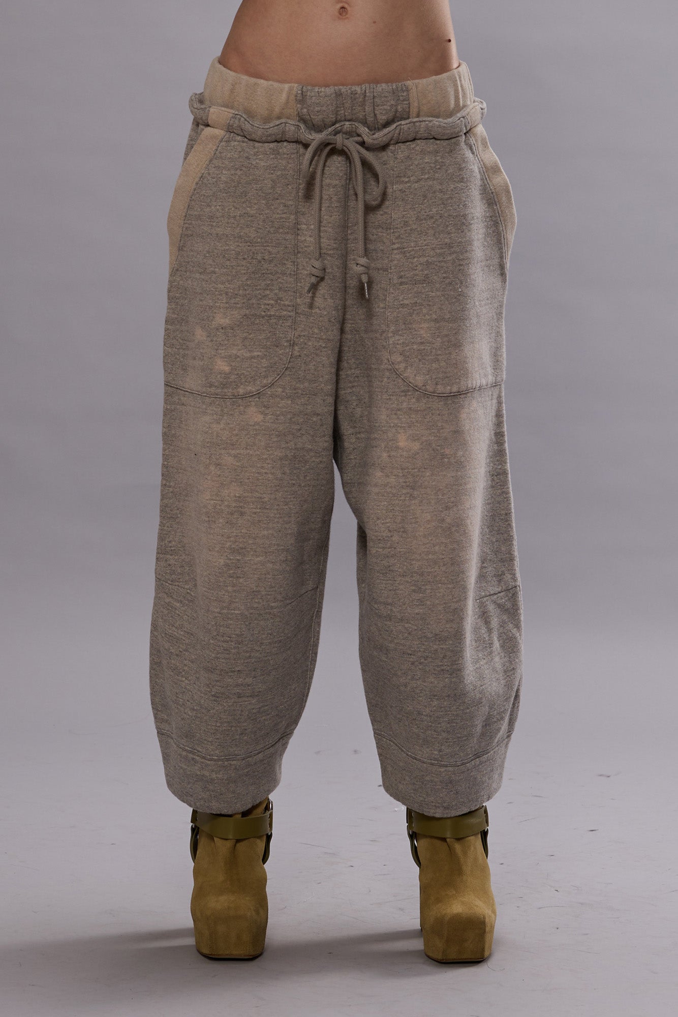 DECONSTRUCTED CROPPED SWEATPANT - HEATHER GREY