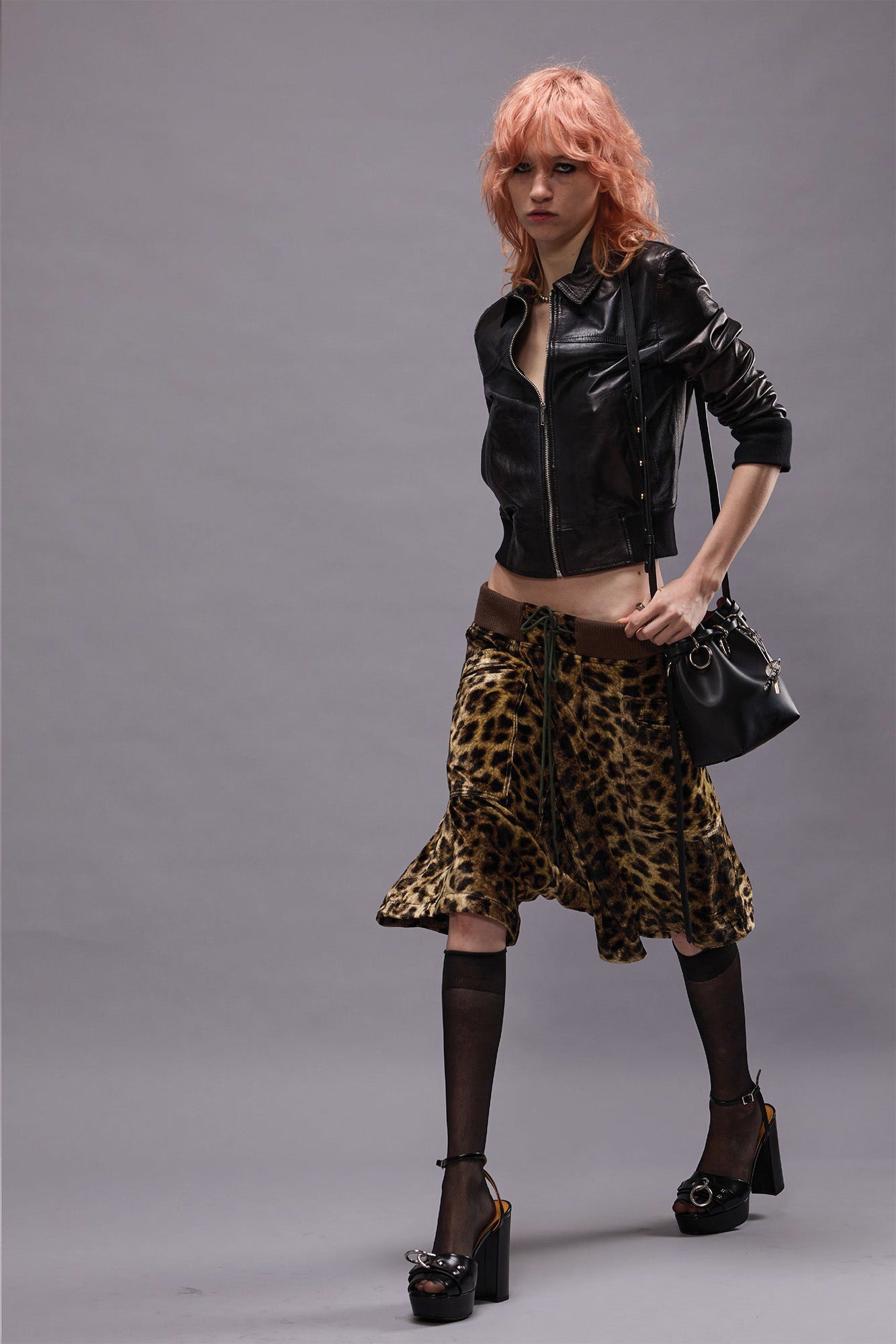 CROSSOVER SHORT - LEOPARD VELVET