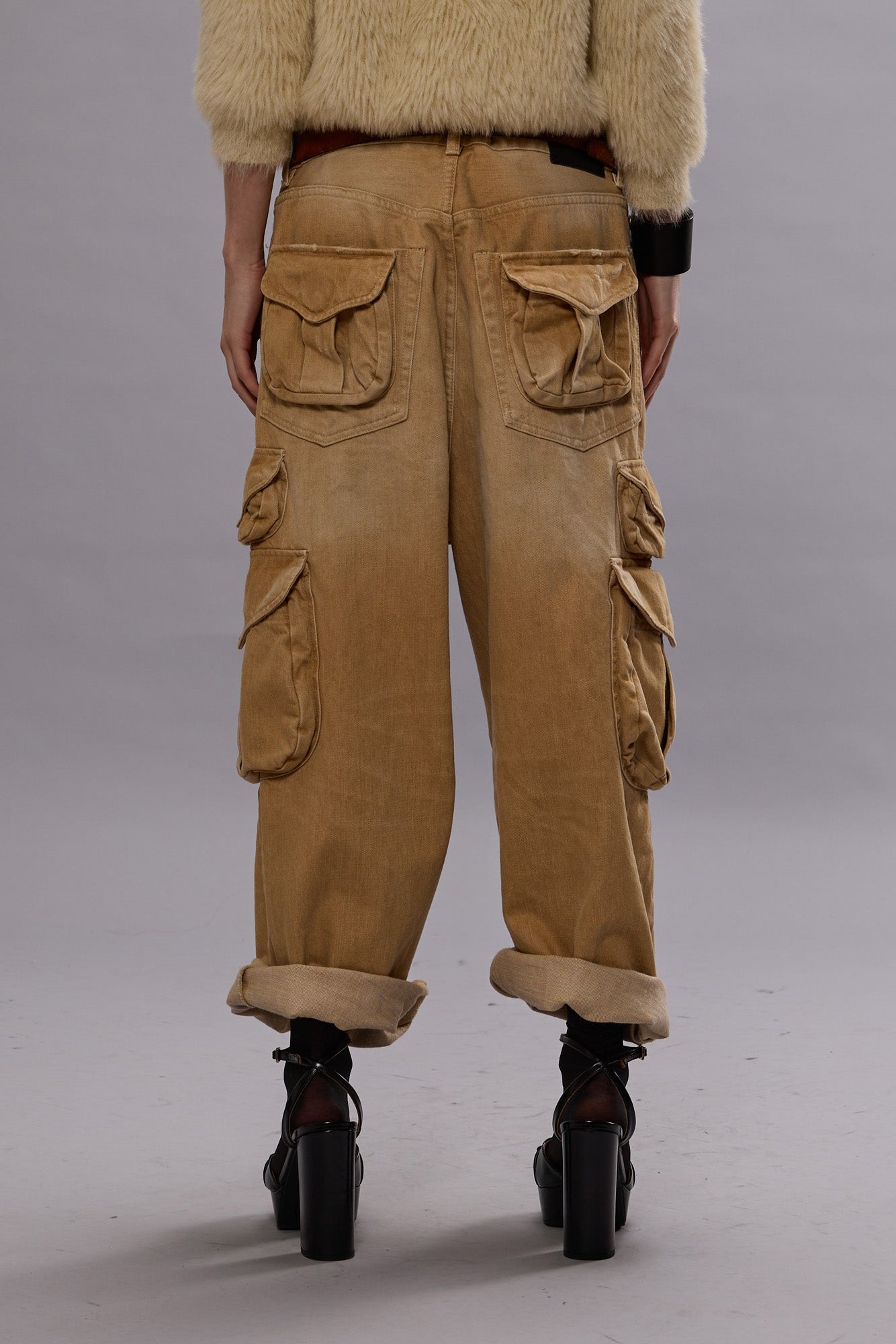 CROPPED MULTI POCKET CARGO - FADED WHEAT - R13