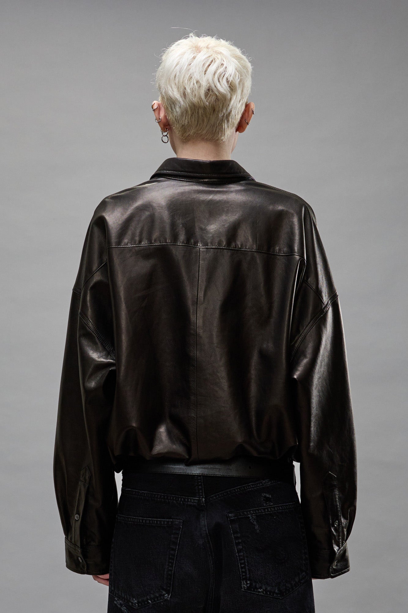 CROSSOVER LEATHER BUBBLE SHIRT - BLACK - R13