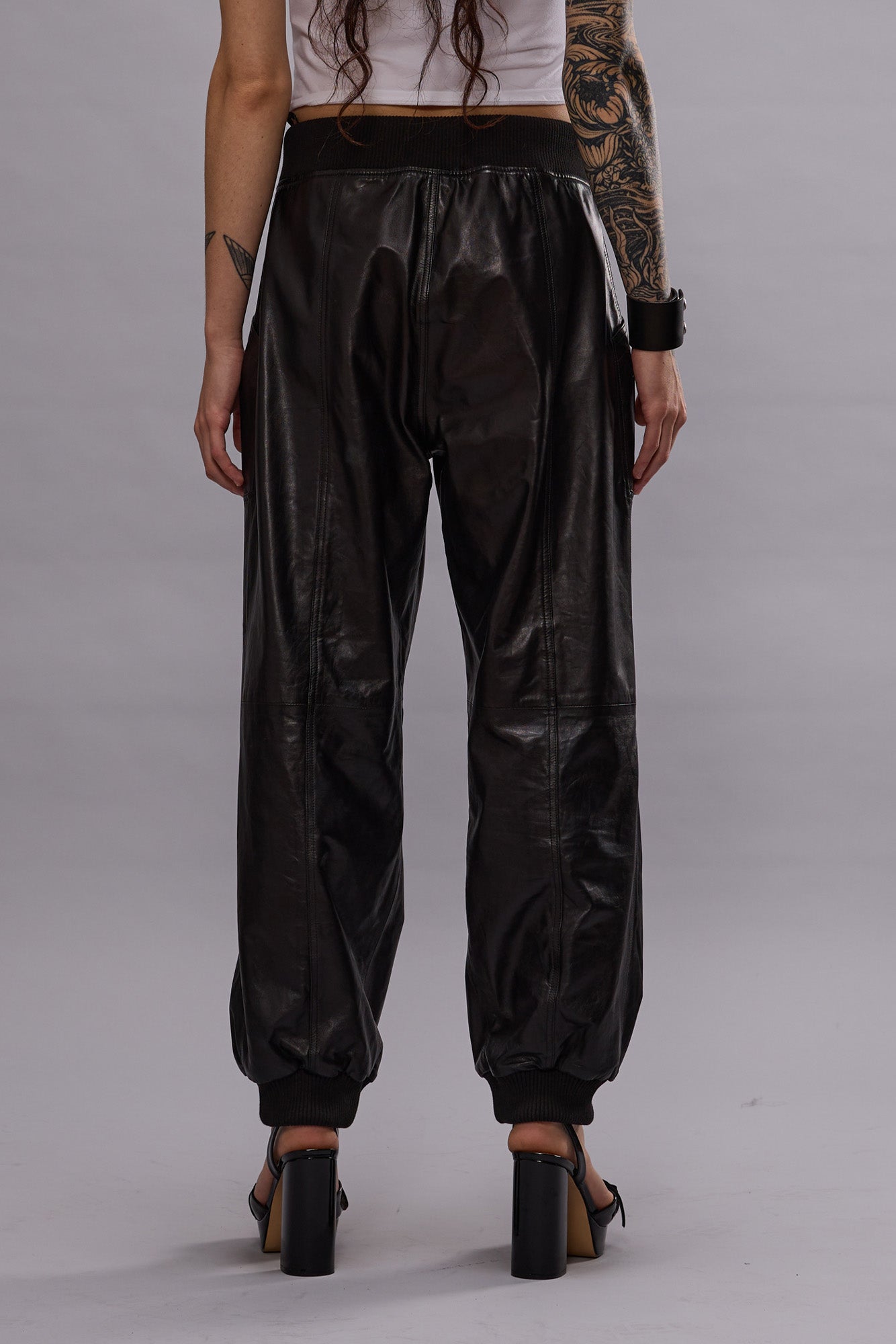 PLEATED POCKET STRAIGHT LEG LEATHER PANT - BLACK - R13