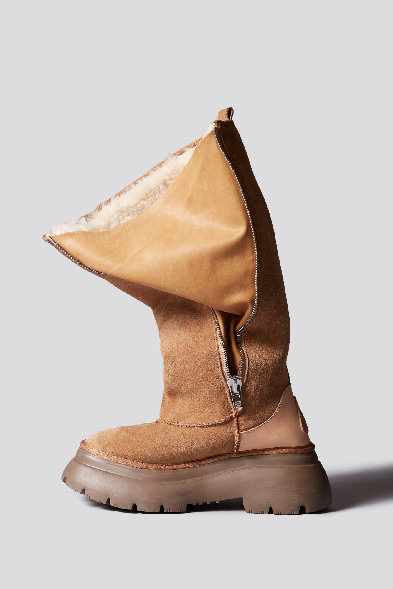 TALL CHUNKY SHEARLING BOOT - LIGHT BROWN - R13