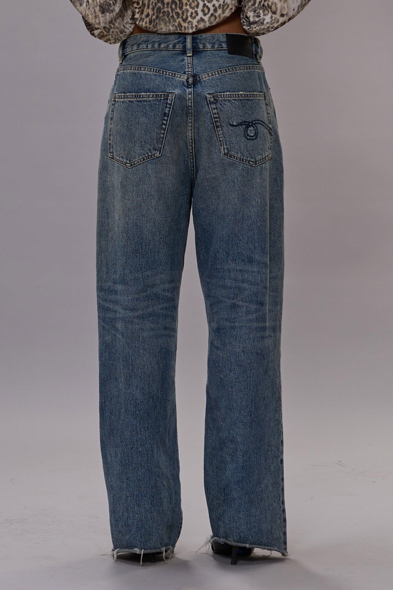 WAYNE ARTICULATED KNEE JEAN - LENA BLUE - R13