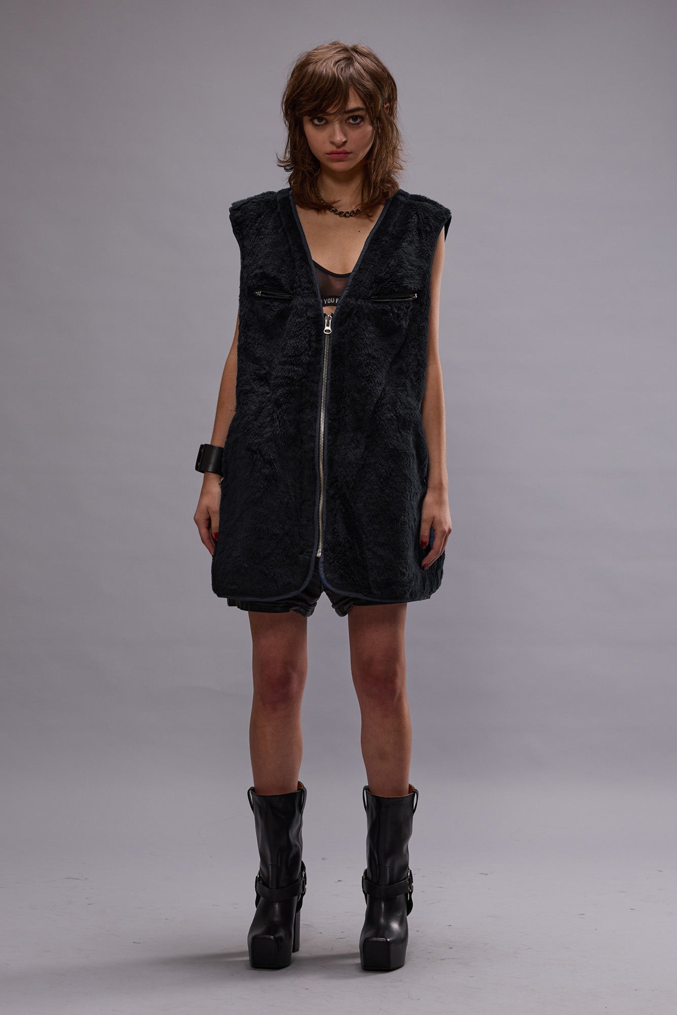 ZIPPERED FUR VEST - BLACK - R13