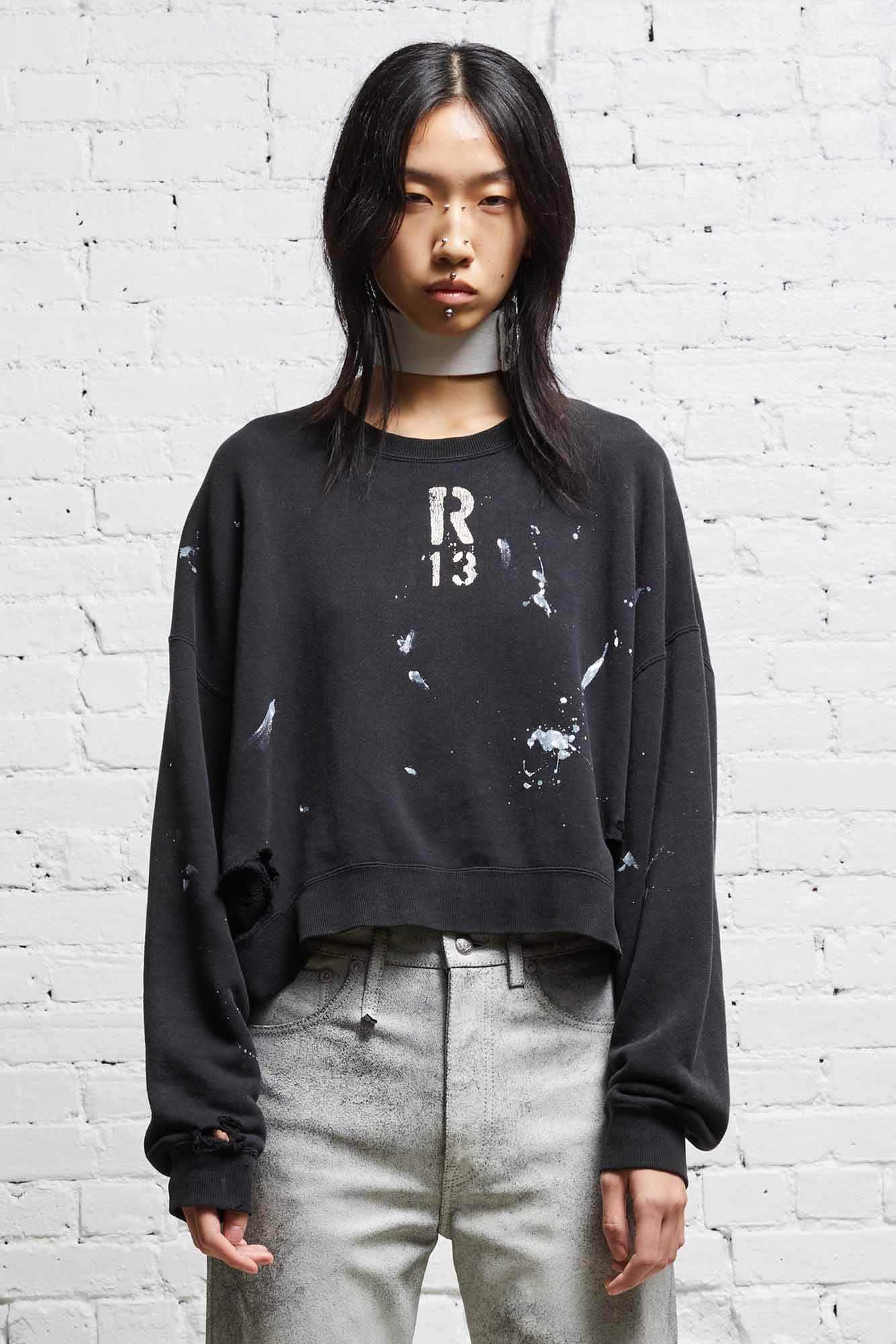 CROPPED R13 CREWNECK ACID BLACK