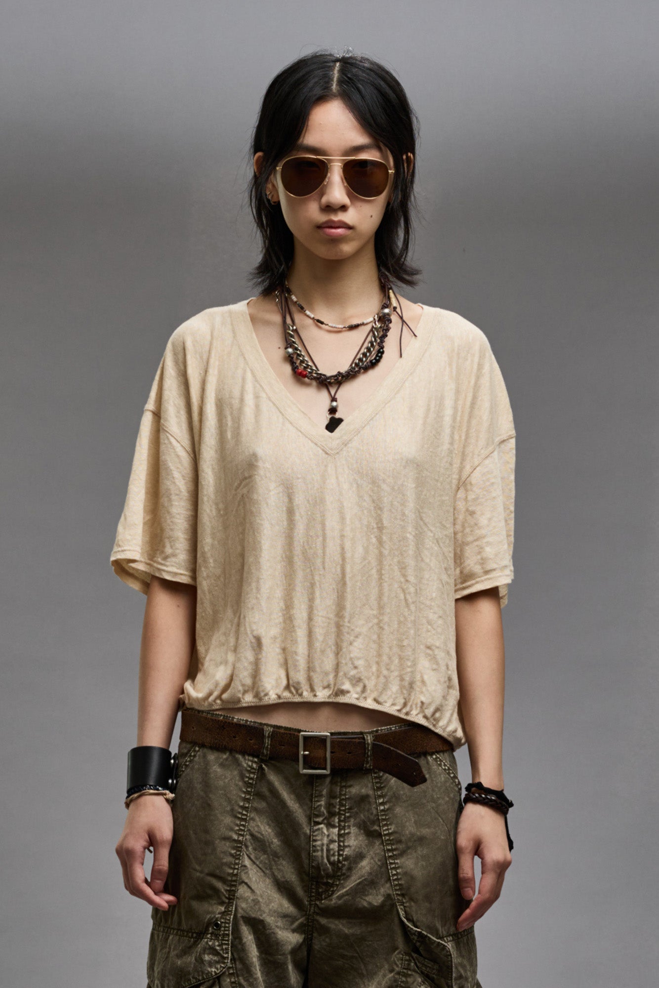 GATHERED HEM V NECK TEE KHAKI R13