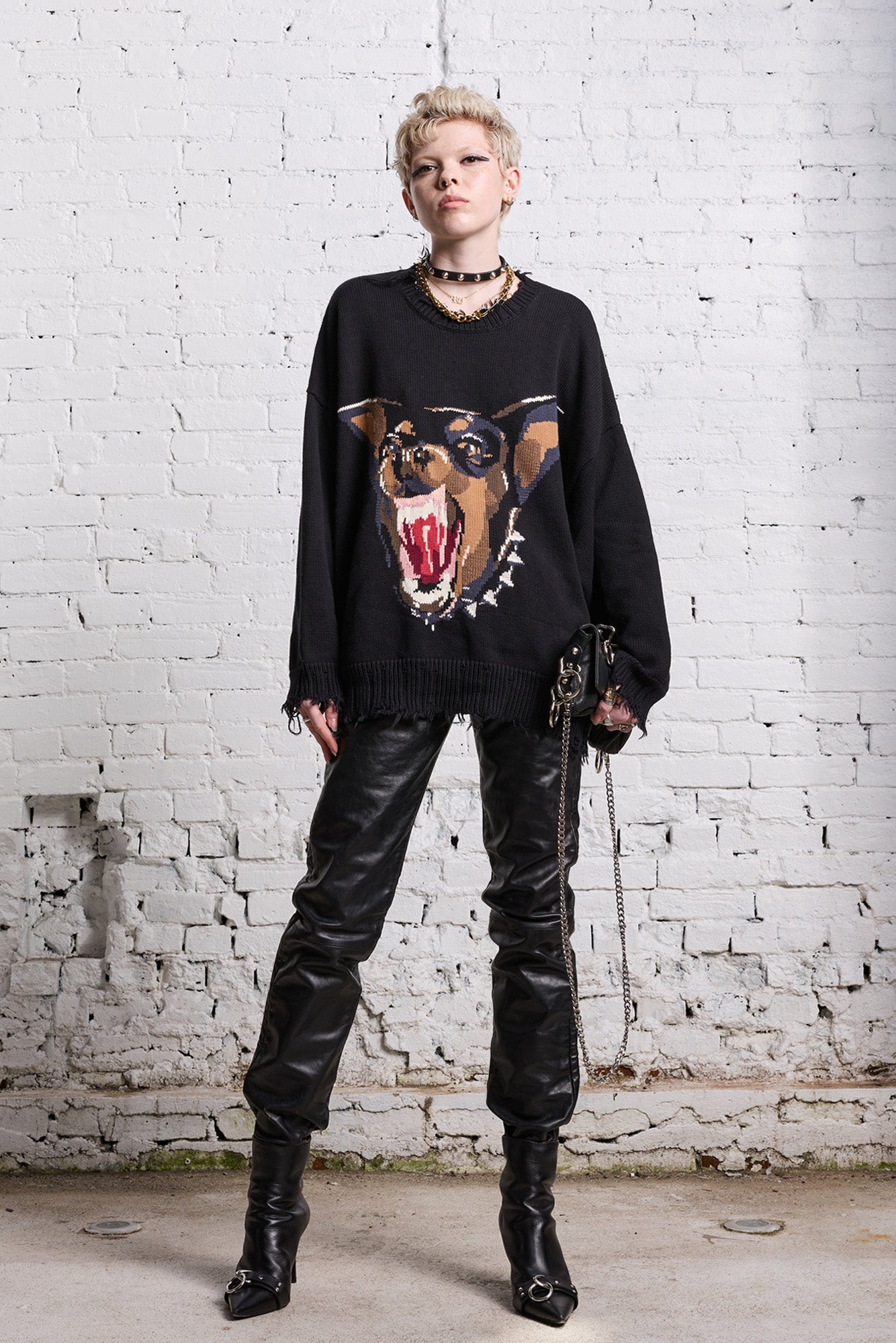 ANGRY CHIHUAHUA OVERSIZED SWEATER - BLACK - R13