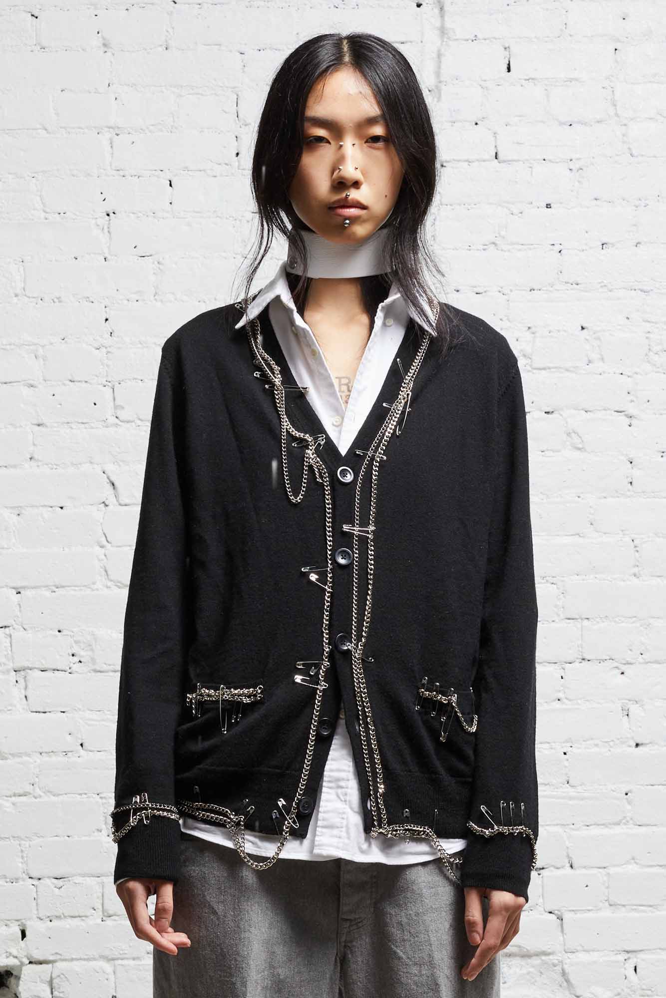 CHAIN EMBELLISHED CARDIGAN - BLACK - R13