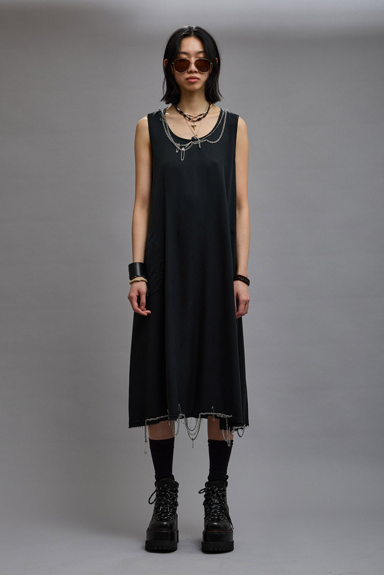 CHAIN EMBELLISHED MIDI - BLACK - R13