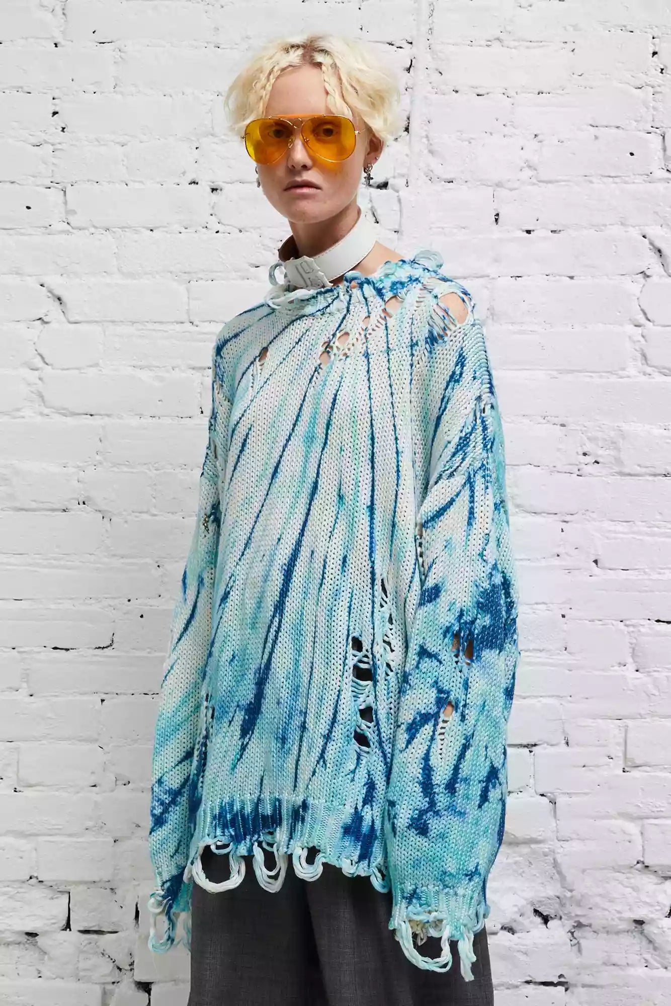 DISTRESSED OVERSIZED PULLOVER - BLUE TIE-DYE - R13