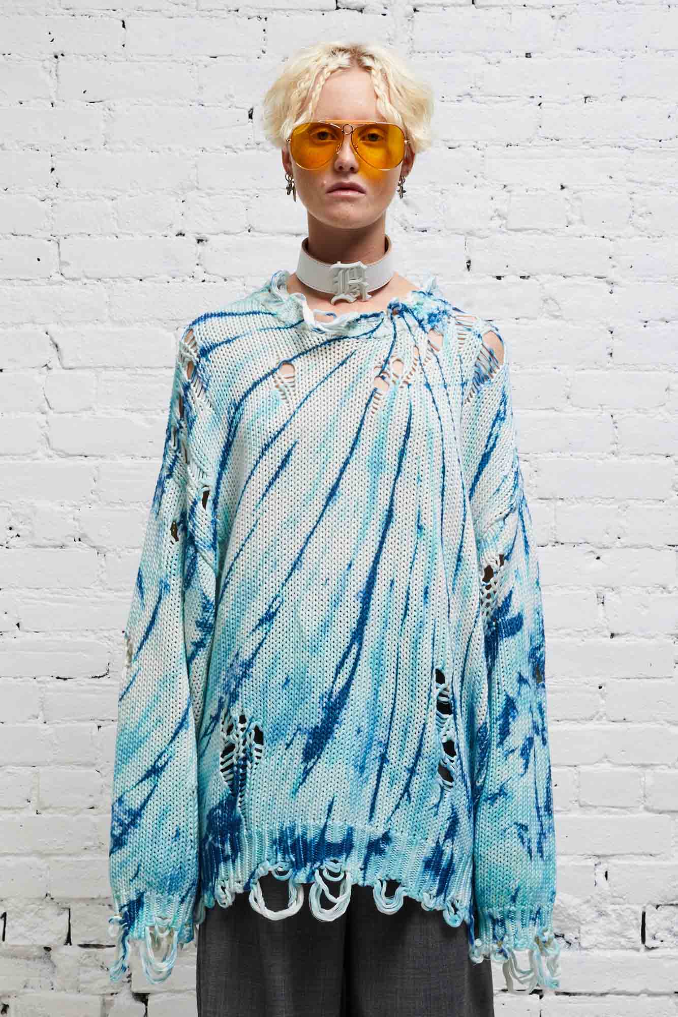 DISTRESSED OVERSIZED PULLOVER - BLUE TIE-DYE - R13