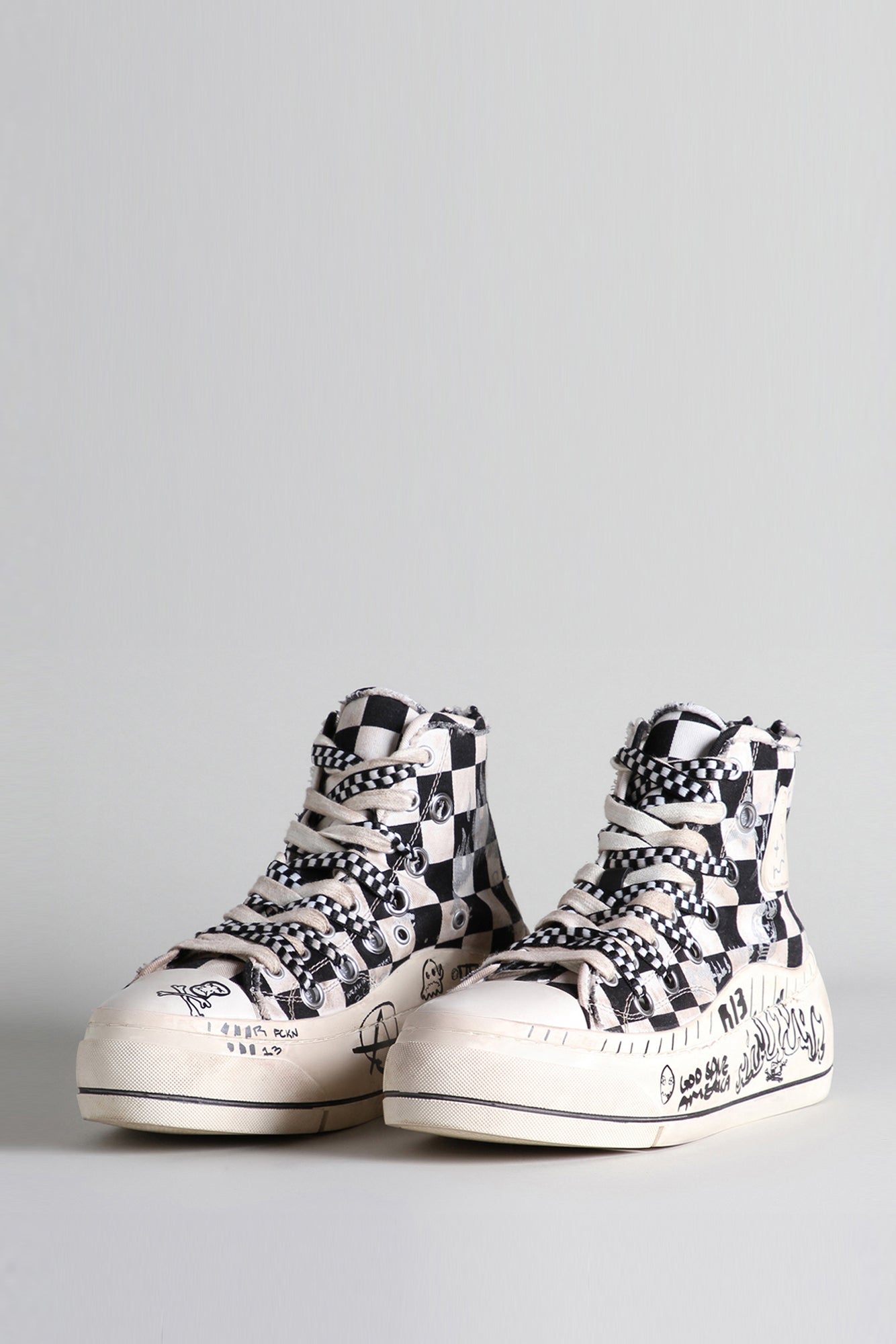 DOUBLE GROMMET KURT HIGH TOP SNEAKER - B/W CHECKER W/ GRAFFITI - R13