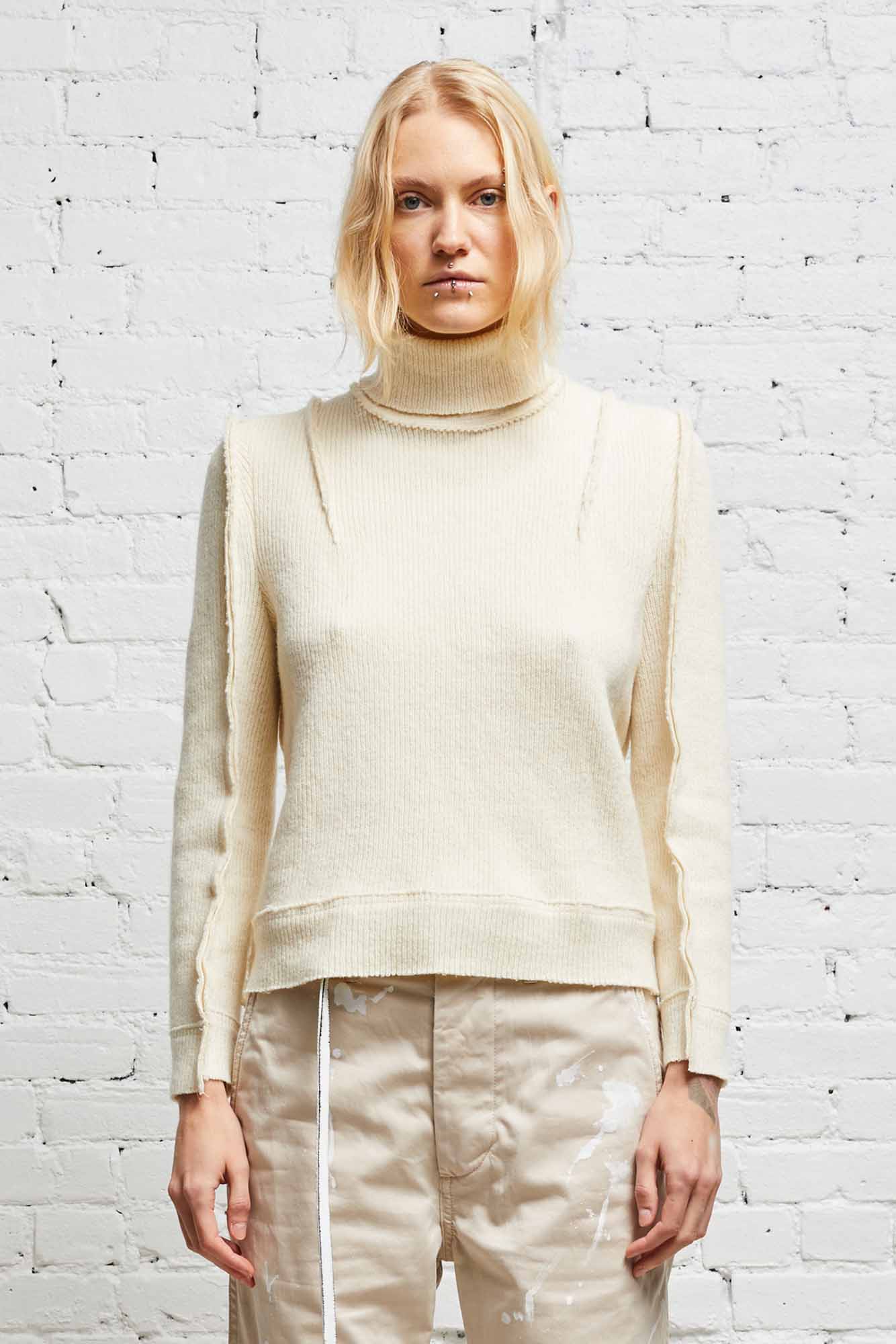 FLAT SLEEVE TURTLENECK - ECRU - R13