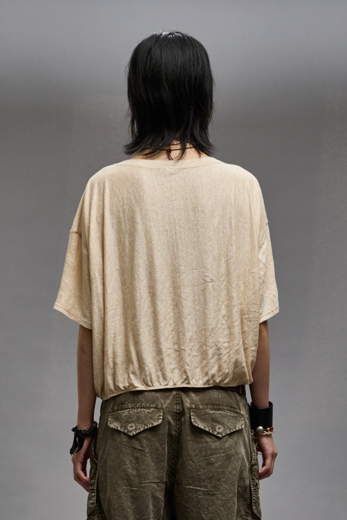 GATHERED HEM V-NECK TEE - KHAKI - R13