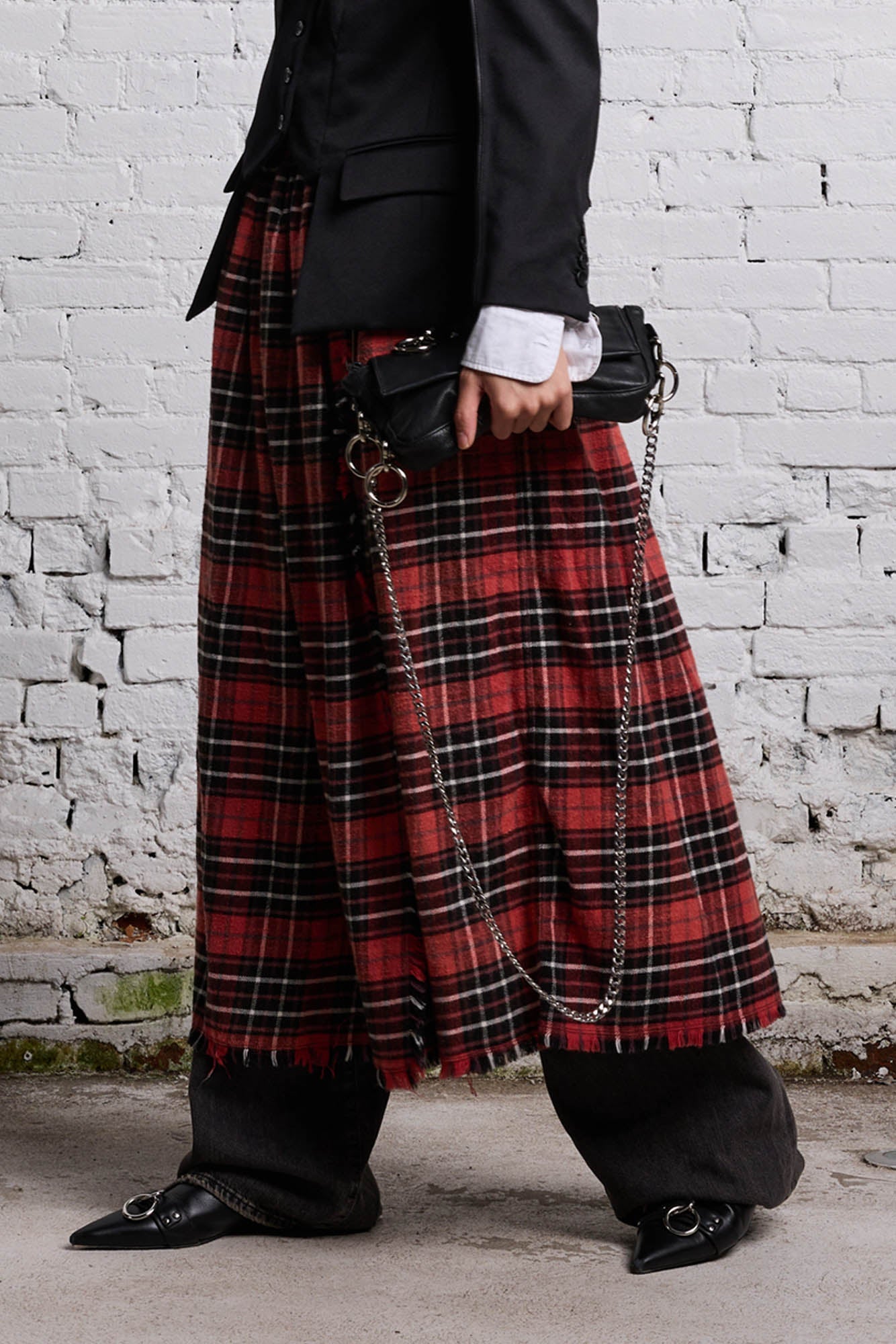 KILT SKIRT - RED AND BLACK - R13