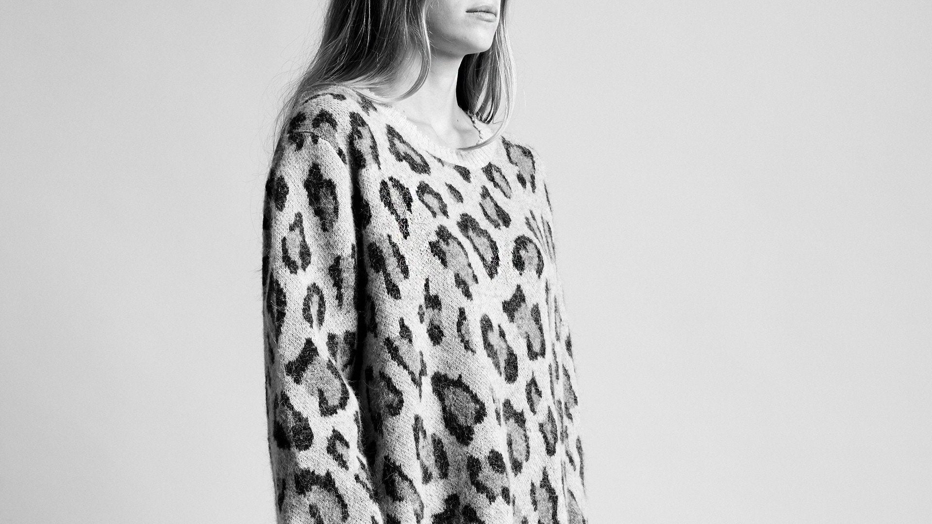 LEOPARD CASHMERE CREWNECK SWEATER - R13