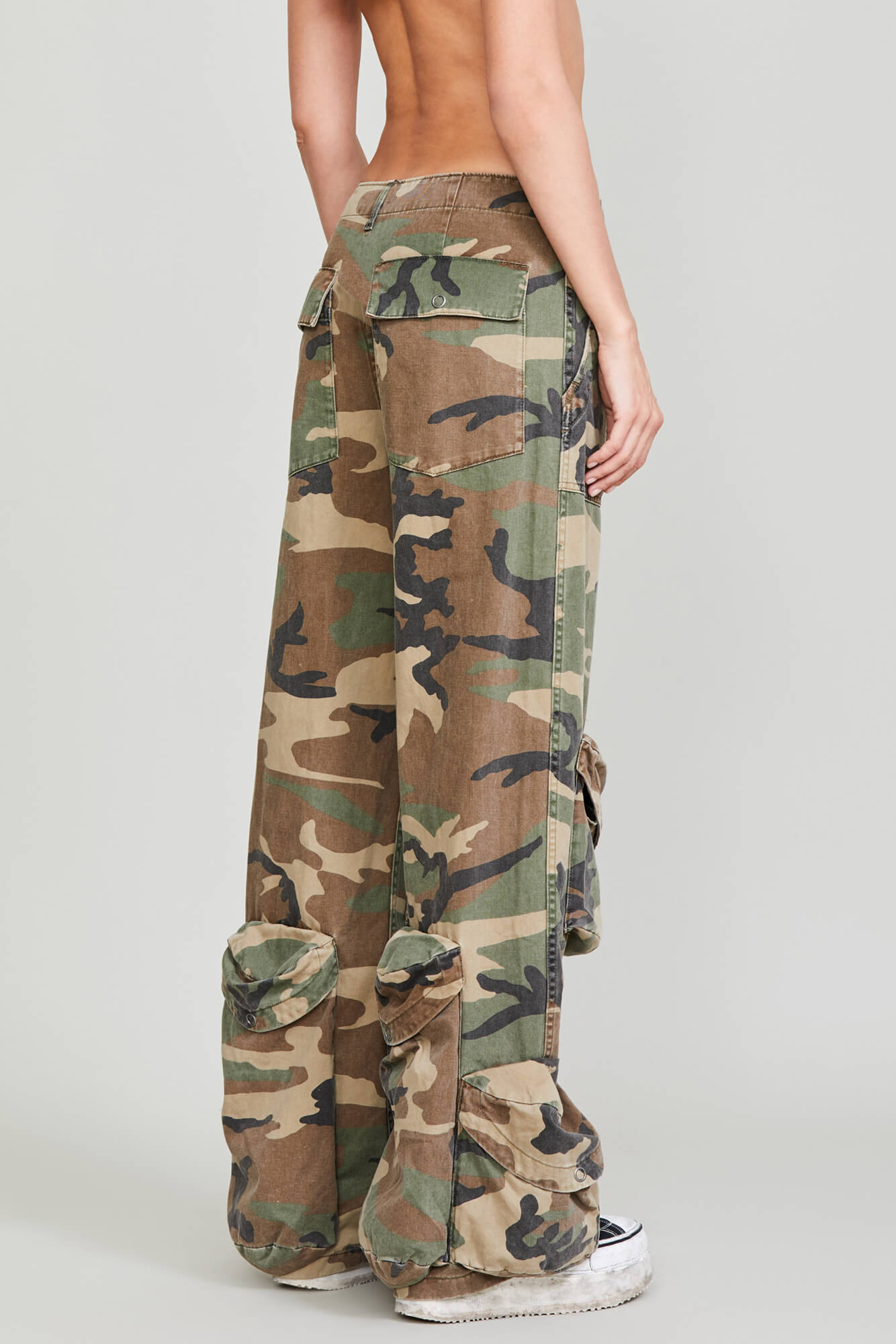 MULTI-POCKET UTILITY PANT - CAMO - R13