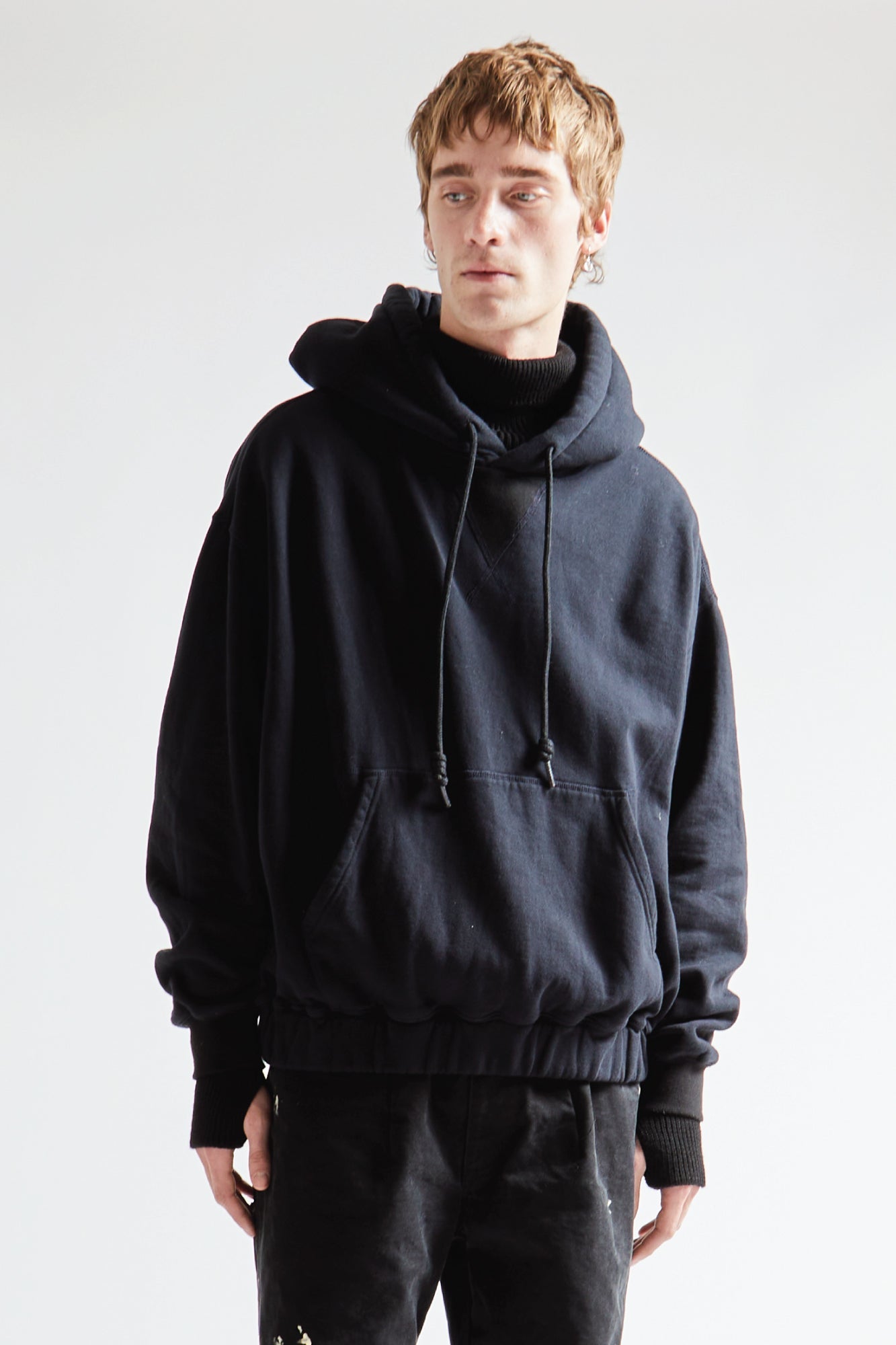 OVERSIZED SIDE GUSSET HOODIE - BLACK FLEECE - R13