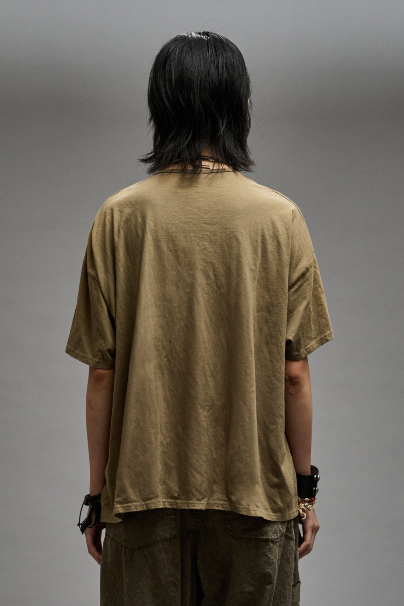 SCOOP NECK RELAXED T - LIGHT OLIVE - R13