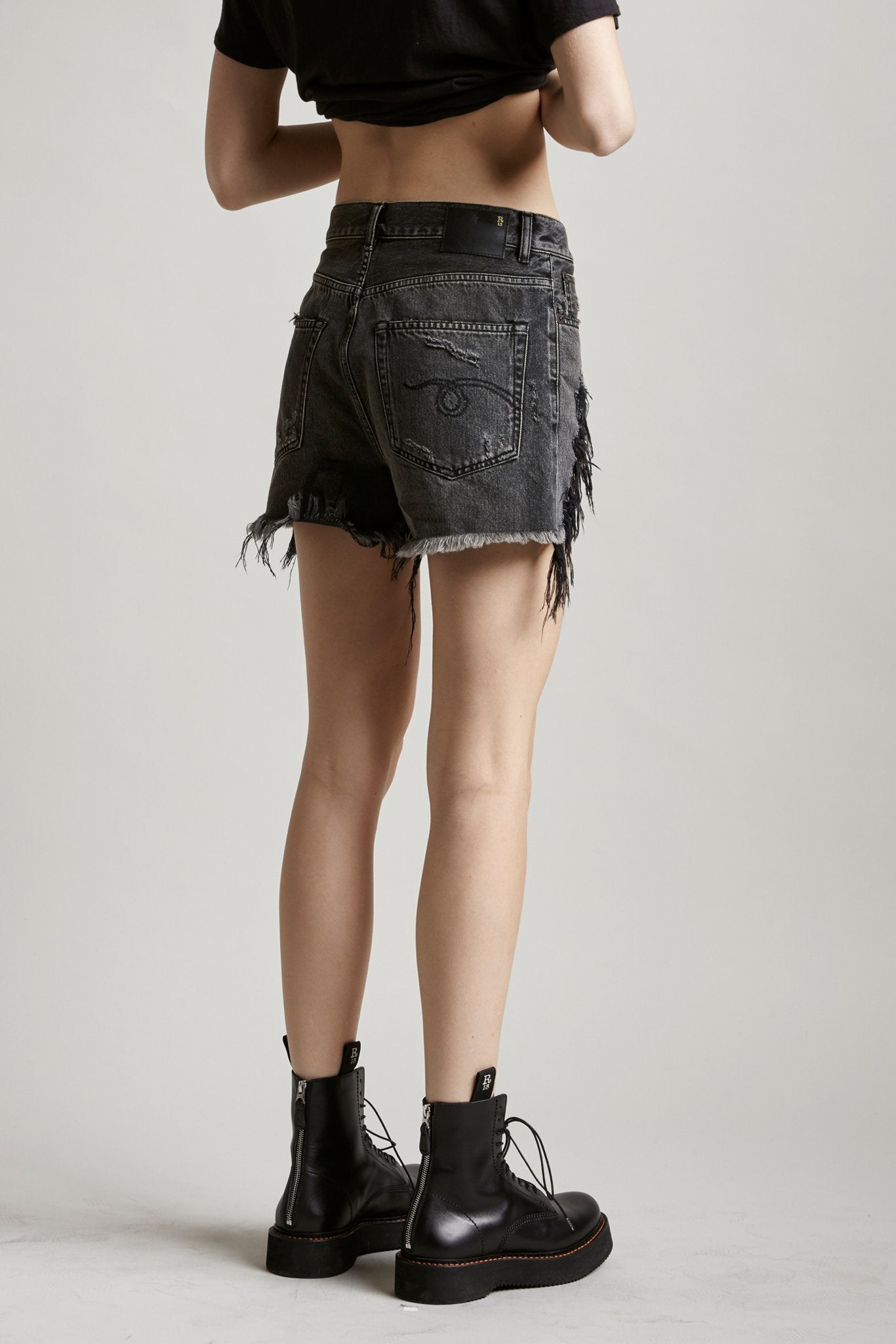 SHREDDED SLOUCH SHORT - NILES BLACK - R13