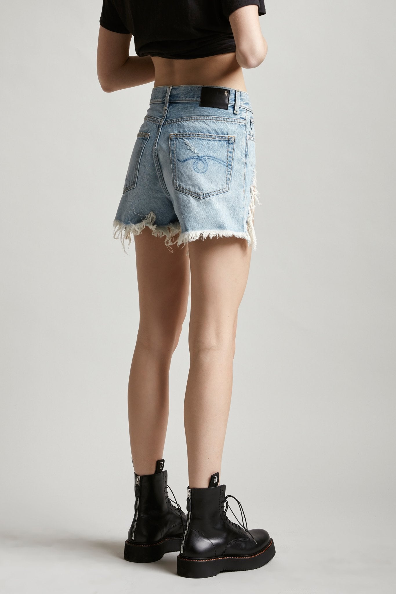 SHREDDED SLOUCH SHORT - TILLY - R13